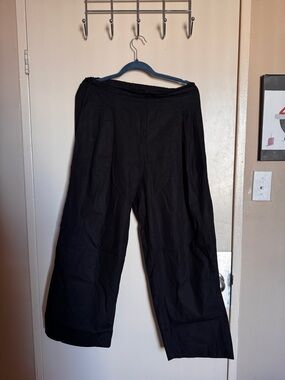 Wide Leg Cropped Pants in Black